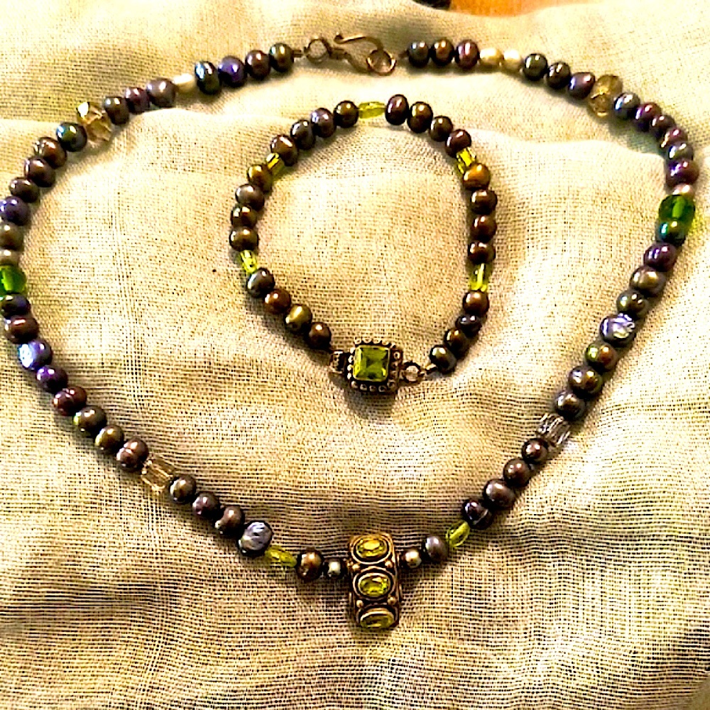 Handmade Green Bead & Gray Pearl Necklace & Bracelet Set